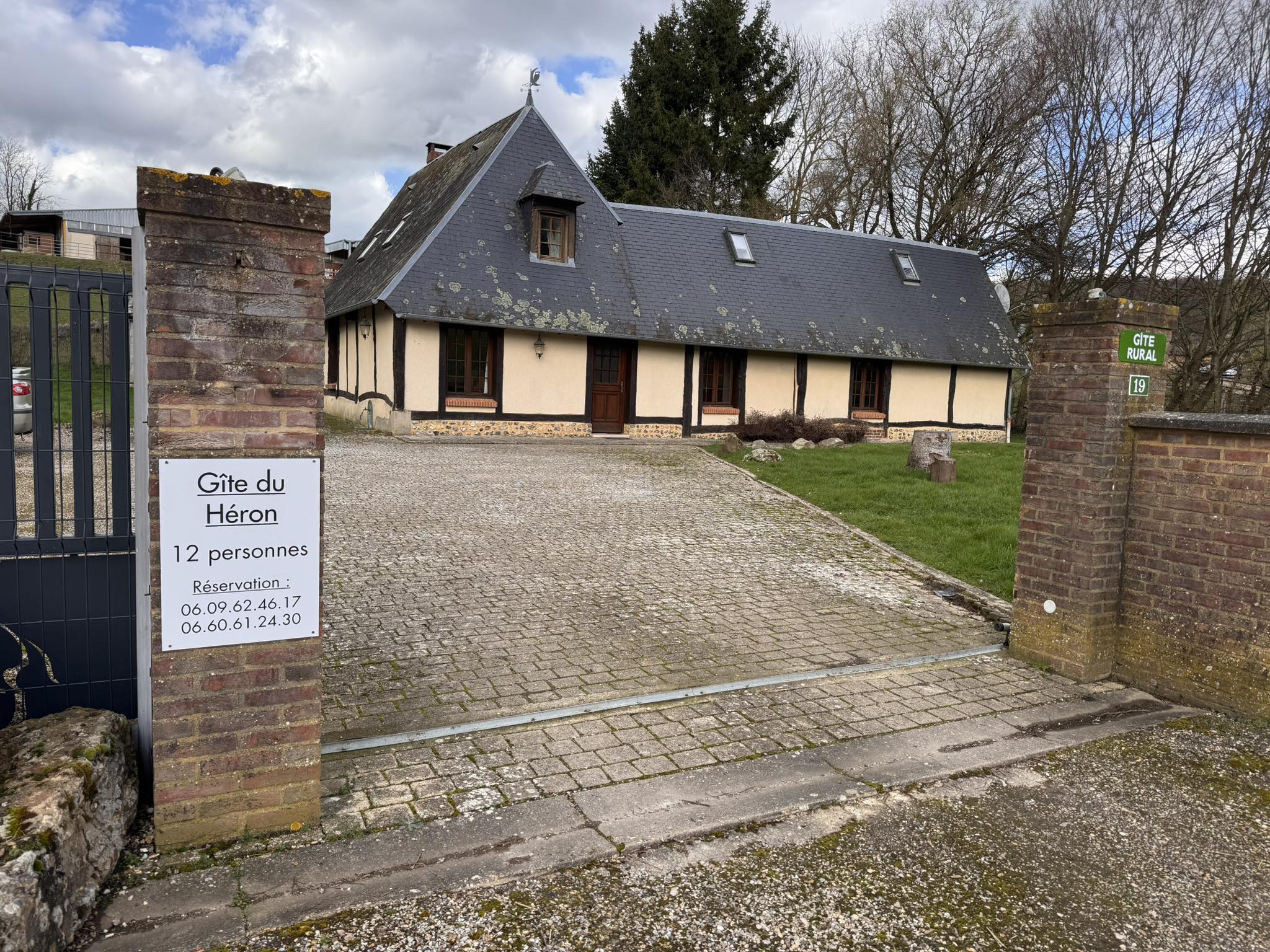 Gîte du Héron en lisière de forêt avec jardin